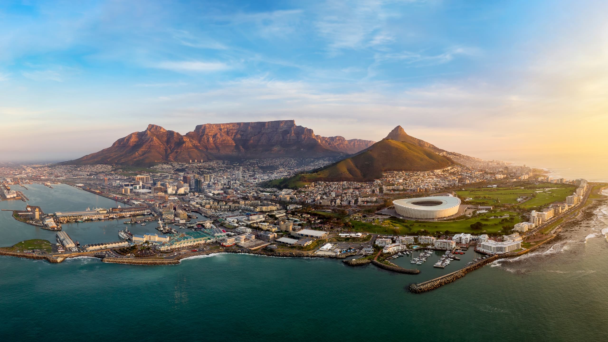 A beautiful landscape of Cape Town with Table Mountain
